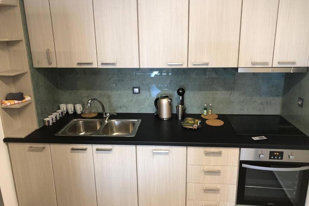 Apartment Hitech Amaliada